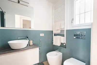 Bagno di Domus: modern Loft in the center of Parma