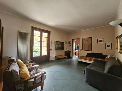 Area soggiorno di Casa VINCENZO 130 mq con portico ed ingresso esclusivo dal giardino