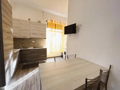 Cucina o angolo cottura di Monolocale con posto auto