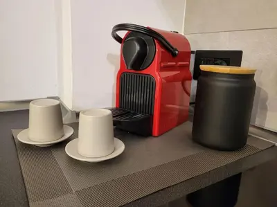 Set per la preparazione di tè e caffè presso Rifugio in città