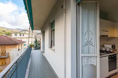 Cucina o angolo cottura di JOIVY Stylish flat with balcony near Rapallo Castle