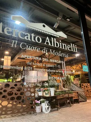Certificato, attestato, insegna o altro documento esposto da Loft Albinelli Wi-Fi e parcheggio gratis in centro