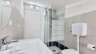 Bagno di Guest Holiday Mandra 12 e 13