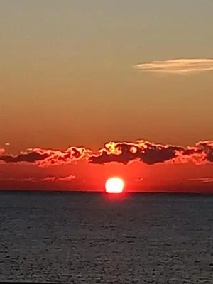 Alba o tramonto visti dall'interno dell'appartamento o dai dintorni