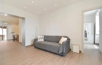 Area soggiorno di 2 Bedroom Gorgeous Home In Bonassola