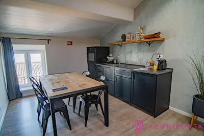 Cucina o angolo cottura di FuoriPorta Affitti Brevi - Corte 2 con parcheggio gratuito