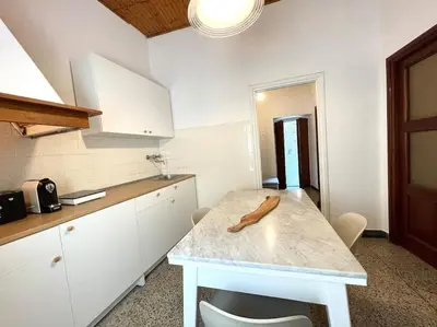 Cucina o angolo cottura di Historic Downtown Home By The Sea With King Bed
