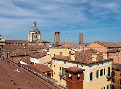 Vista generica su Mantova o vista sulla città dall'interno dell'appartamento