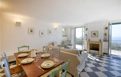 Area soggiorno di Stunning Home In Zoagli With Wifi