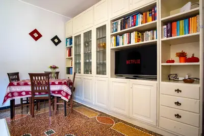 Biblioteca nell'appartamento