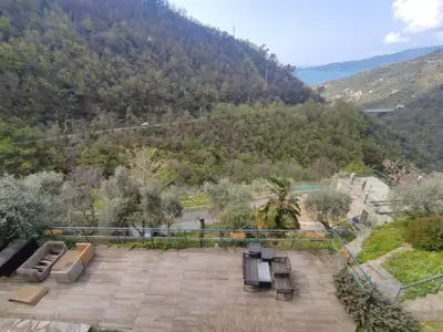 Paesaggio naturale nelle vicinanze della villa