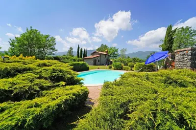 Piscina di Villa Le Due Lune 6 Pax by VILLASRETREATS o nelle vicinanze