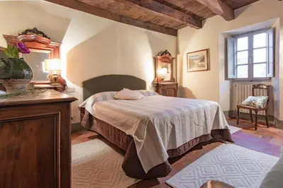 Letto o letti in una camera di GuestHost - Sillicagnana Castle Villa with Swimming Pool!