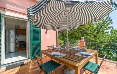Balcone o terrazza di 3 Bedroom Beautiful Home In Rapallo